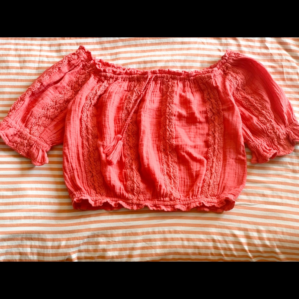 American Eagle off shoulder crop